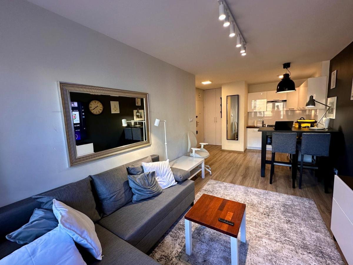 Apartament Gold 5 Fast Wifi 1 Gbs Big 85'tv Netflix Hbo Disney+ Warszawa